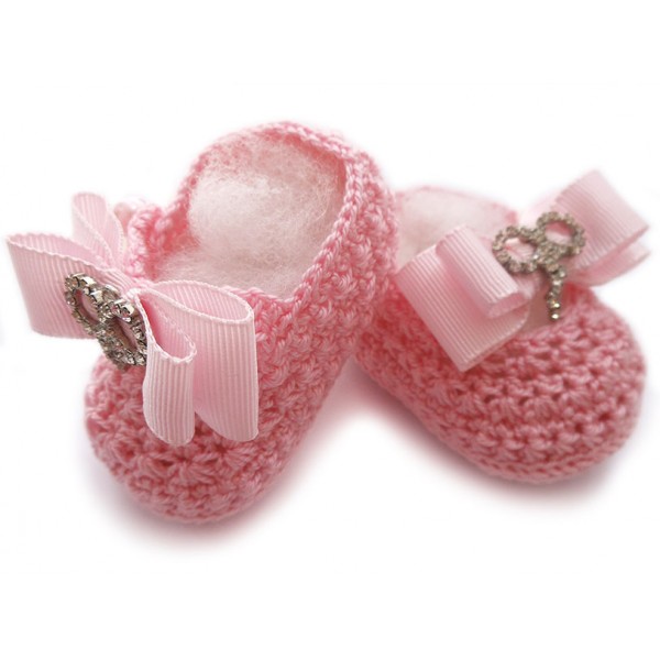 Sapatinho de Crochê Rosa para Bebê Menina Laço de Strass